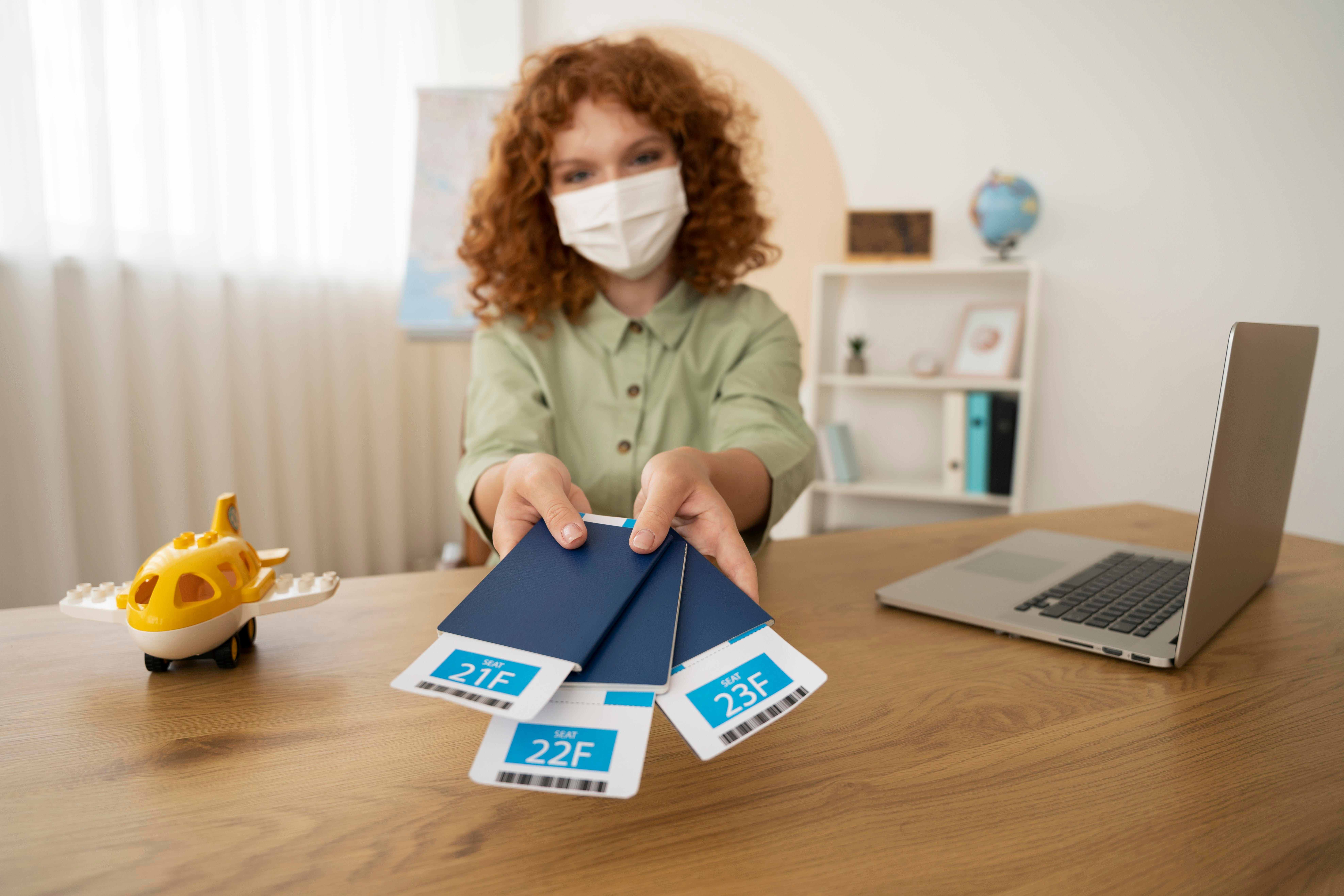 Какой загранпаспорт выбрать: нового или старого образца